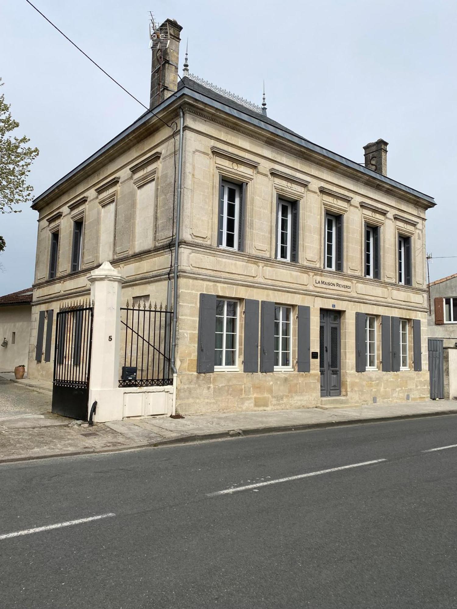 Guest house La Maison Reverdi *